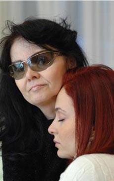 Bu kazadan sonra Ceyda Dvenci de travma yaad. Onu, 18 yana kadar onlarla birlikte yaayan anneannesi bytt.