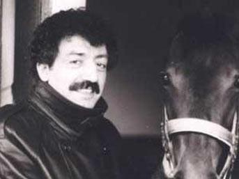 Onun da babasyla aras ak. Bunun sebebi ise benzerine gerek hayattan ok filmlerde rastlanabilecek korkun bir olay.