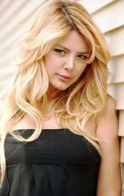 <b>Babas yznden lkeyi terk etmeye kalkt:</b> Yllardr balk babas Selahattin Kayac ile aras bozuk olan Aysun Kayac'nn aile kavgalarna Seda Sayan da kart.