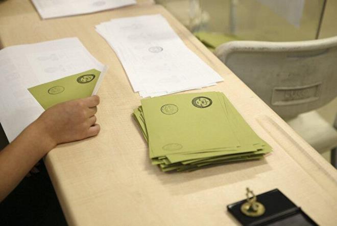 TK verilerine gre stanbul'un en kalabalk mahallesi olan Beylikdz Adnan Kahveci Mahallesi'nde, 14 sandk alannda 71 bin 670 semen oy verecek.