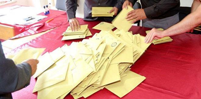 Be yl grev yapacak cumhurbakan ile yeni Meclis yelerini belirleyecek semenlerin yaklak yzde 18'inin yer ald stanbul'da da hareketlilik balad.