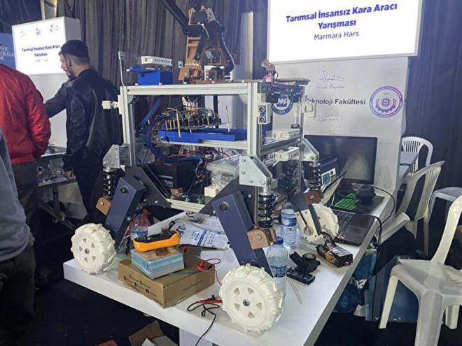 Trkiye'de milli teknolojinin gelitirilmesi konusunda kritik rol oynayan birok kuruluun paydalyla, Trkiye Teknoloji Takm Vakf ile Sanayi ve Teknoloji Bakanl yrtclnde dzenlenen TEKNOFEST, ikinci gnnde stanbul Atatrk Havaliman'nda devam ediyor.