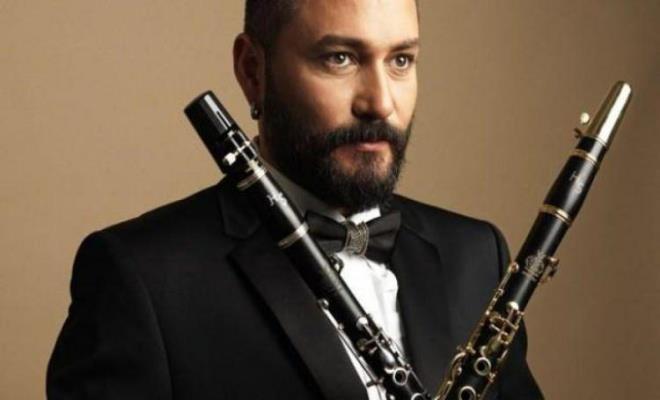 Sanat camiasndan birok nl isim ve yaknlar nl klarnetiye bu zor gnnde destek oldu.