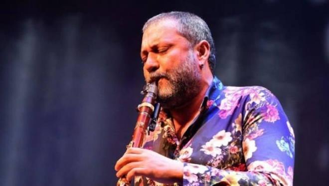 BAIRSAK KANSERNE YAKALANDI    ki ocuk babas olan enlendirici'nin barsak kanserine yakaland renildi.