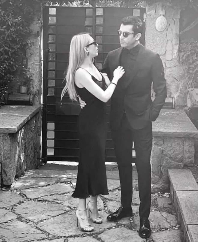 Sinem Kobal ile Kenan mirzalolu, yedi yl nce nikah masasna oturmutu. ift, 2020 ylnda ilk kez anne-baba olmann heyecann yaamt. lk ocuklarna 'Lalin' adn veren ikili, getiimiz yl mays aynda ise ikinci kzlar Leyla'y kucaklarna almt.