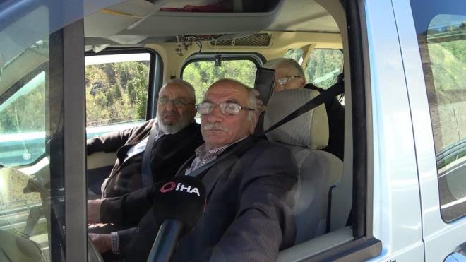 Trkiye ve Avrupa?nn en uzun, dnyann ise 3. en uzun tneli olan Zigana Tnelinin almasnn ardndan dev projeyi merak eden vatandalar evre illerden gelerek tnelden geti.