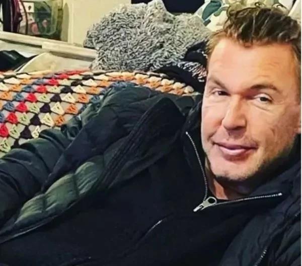 Getiimiz gnlerde son halini paylaan Kuum Aydn paylamna "Evet zayfladm ama yolun yarsndaym devam ediyor" notunu dmt. Herkes Kuum Aydn'n mide ameliyat olup olmadn merak etmiti.