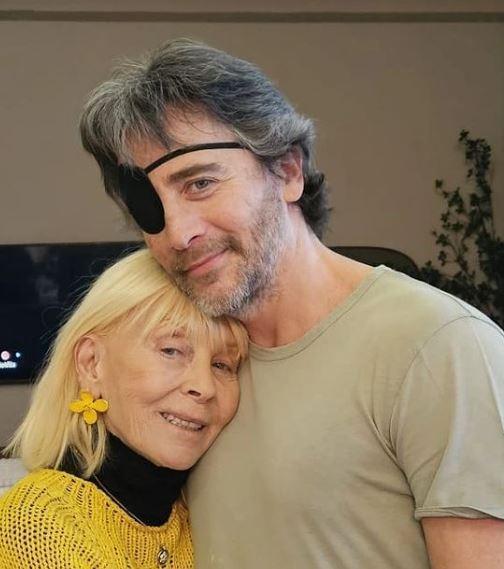 Olunun paylamna kaytsz kalmayan Betl Arkn ise "Olum Murat?m gelmi, hos gelmi? Uzun yllar sonra dogum gnn burada kutladk? Canm eim yolladm da yreimizde yanmzdayd ok iyi babaydn be Fahrettin?" yorumunda bulundu.