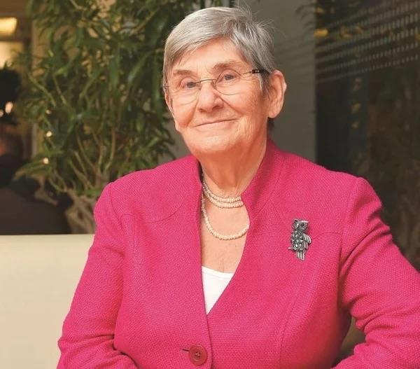 Ceviz tketmek iin en iyi yol, gnde bir avu kadar taze ceviz tketmektir. Ancak, cevizler yksek kalorili olduundan, ar tketimden kanmak nemlidir.