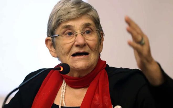 Prof. Dr. Canan Karatay, salkl yaam iin yapt uyar ve tavsiyelerle dikkat ekiyor. Her frsatta ekmein zararlarn dile getiren Karatay'n yllar nce yapt bir uyary ise imdi uzmanlar dorulad. te detaylar...