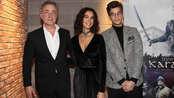 Boanmay isteyen Mehmet oldu<br>    "Zaman iinde gelinen aamada, boanmay talep eden Mehmet oldu. Dava srecini benim balatmamn da daha seviyeli bir yaklam olacana karar verdik. 29 Mays boanma tarihimiz dndaki bu yalan iddialar alenen kt niyet barndrmakta, amal yaplmaktadr."