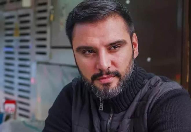 Ekranlarn sevilen ismi Alian'n barol olarak yer ald dizi, nl arkc iin hret basamaklarnn kaps oldu. imdilerde Hayata Glmse programyla izleyicilerle buluan Alian, 25 yl sonra gelen itirafla dikkat ekti.