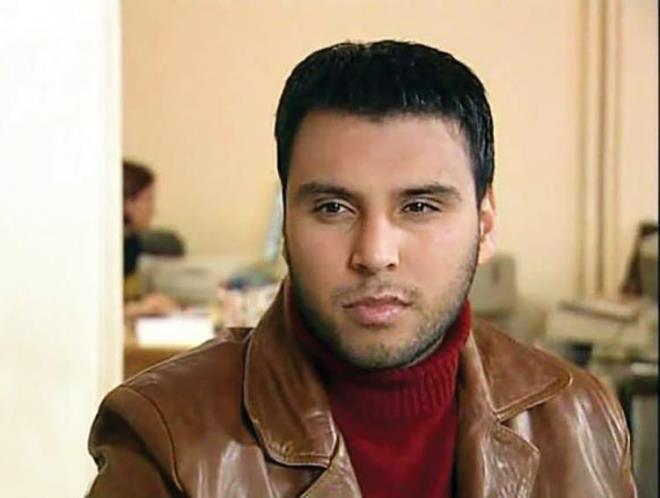 Diziye giri eklini anlatan nl arkc, Prestij Mzik'in sahibi Hilmi Topalolu'nun sayesinde Aynal Tahir dizisine baladn syledi.