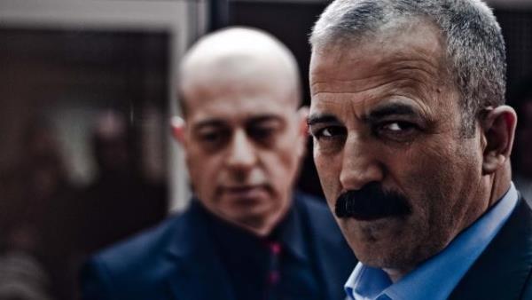 Gndemdeki olaylarn perde arkas, politik durularla ilgili analizleri ve taraflar st bakyla dizi, son gnlerde yaananlara yine farkl perspektifler tutacak.