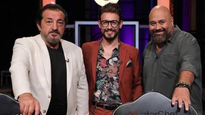 Yeni sezonda All-Star olarak ekranda olacak MasterChef'te kimlerin yaraca merak oldu. MasterCef Trkiye'nin All-Star versiyonunda yine Mehmet Yalnkaya, Somer Sivriolu ve Danilo Zanna yer alacak.