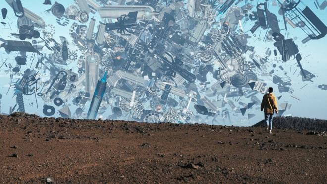 in'in roketleriyle ilgili sorun, lkenin frlatma srecinin riskli tasarmndan kaynaklanyor. Genellikle, atlan roket aamalar havalandktan ksa bir sre sonra, normalde su zerinde atmosfere yeniden girer ve yrngeye gitmez. Ancak Long March 5B roketi bunu yapyor.    NASA tarafndan in uzay ajansna, uluslararas normlarda olduu gibi, roketleri yeniden girite daha kk paralara ayrlacak ekilde tasarlamas ynnde arlar yapld. Ancak Pekin daha nce sorumsuzluk sulamalarn reddetmi, in Dileri Bakanl yerdeki herhangi bir eye ya da kiiye zarar verme olaslnn "son derece dk" olduunu aklamt.