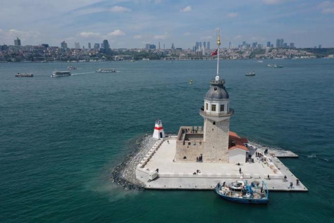 Tarihi milattan nce 410 ylna kadar uzanan kulenin yenileme almalar, uluslararas restorasyon ilkeleri nda ve Prof. Dr. Feridun l, Prof. Dr. Zeynep Ahunbay ve Aa Han Mimarlk dl sahibi mimar Han Tmertekin'den oluan bilim kurulunun rehberliinde gerekletirildi.