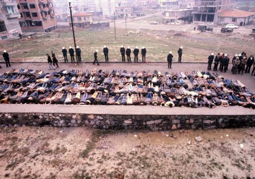 te 12 Eyll 1980 tarihinde gerekleen darbenin ncesi ve sonrasnda yaananlardan kareler.
