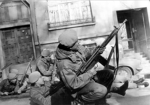 te 12 Eyll 1980 tarihinde gerekleen darbenin ncesi ve sonrasnda yaananlardan kareler.