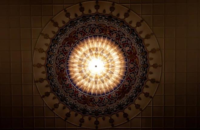 Ana kuak yaznda, Rahman Suresi<br>    Levent Camisi Eitim Kltr Hizmet Birimleri Yaptrma ve Yaatma Dernei Bakan Ergin Klnk, AA muhabirine, caminin halsnn serilerek ibadete hazr hale getirildiini syledi.