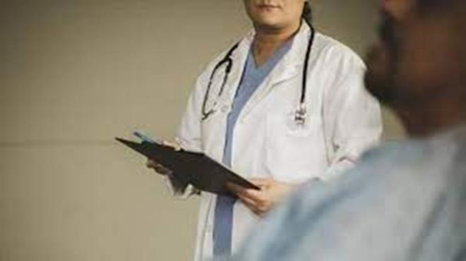 Tp ve salk hizmetleriyle ilikili riskler arasnda ?Yapay zeka hatalarnn hastalara zarar verme potansiyeli, veri gizlilii ve gvenlii ile ilgili sorunlar ve yapay zekann sosyal ve salk eitsizliklerini daha da ktletirecek ekillerde kullanlmas yer alyor? dediler.