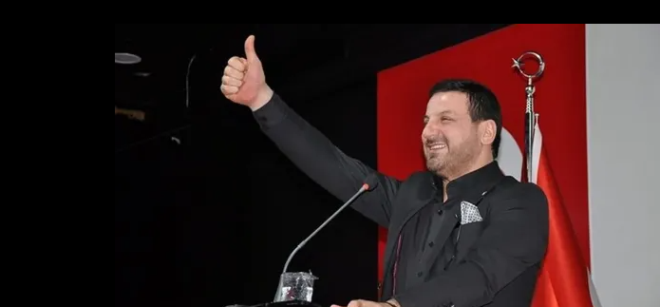 SANATI ADAYLARIN DURUMU    Sanat dnyasndan da baz isimler Meclis'e girdi. Mzisyen Ycel Arzen AK Parti stanbul Millletvekili seildi.    Yine AK Parti'den oyuncu Bahadr Yeniehirolu da Manisa Milletvekili oldu. Yeniden Refah Partisi stanbul Milletvekili aday sanat Davut Glolu Meclis'e giremedi.