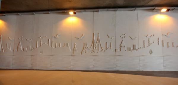 stanbul Bykehir Belediyesi'nin Taksim yayalatrma projesi kapsamnda srdrd trafii yeraltna alma almalar tamamland. Tarlaba Bulvar ? Cumhuriyet Caddesi ara trafii yer altna alnarak bu blge yayalatrld. Oteller Blgesi ile stiklal Caddesi'ne eriimi kesintisiz olarak saland.