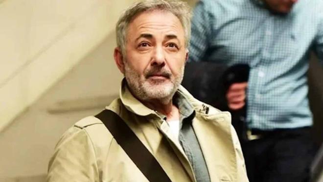 -Gemiteki bilgi ve gzlemlerimle dorulanan tecrbem udur: ttifaklara ramen her yapy besleyen siyasi hedefler, korkular, endieler, hrslar var. Anlyorum phesiz ama beni aan bir duygudur.