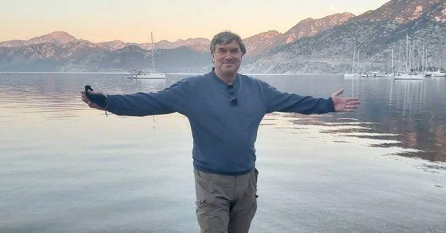 Tarcan daha nce erken ayrl iin "Hibir zaman nl olmaya uyum salayamadm" demiti.