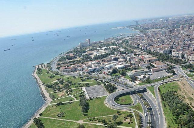 PENDK<br>    Anadolu yakasnda yer alan Pendik ilesinin ismi Bizans dneminde her taraf surlarla evrili anlamndaki ?pantecion (pantiki)? kelimesinden gelir. u an kullanlan isim ise ?duvar? anlamna gelir ve stanbul?u dou tarafndan gelebilecek olas bir saldrdan kurtarabilmek iin kulland bilinir.