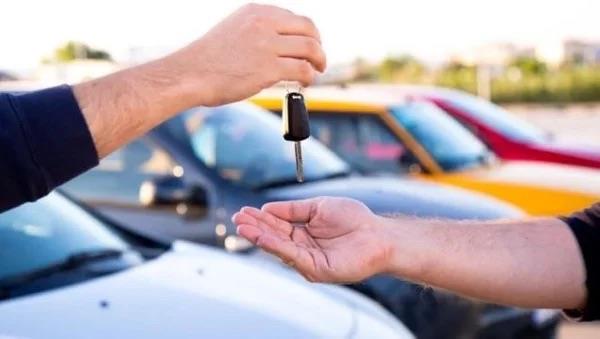 Trkiye pazar sat hz, nisanda ortalama 31 gn olurken, en hzl satlan marka 27 gnle Opel oldu. En yava satlan marka ise 46 gnlk sat hzyla Mercedes-Benz olarak belirlendi. | Kaynak: Ntv