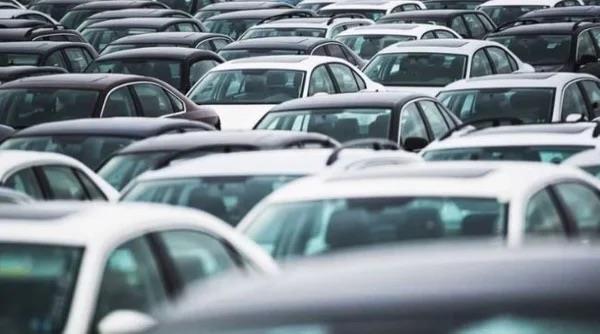 4 bin 43 satla Opel Astra, 3 bin 385'le BMW 5 Serisi, 3 bin 372 satla VW Polo ve 3 bin 137 satla da VW Golf takip etti. Sz konusu 10 model, toplam binek satlarnn yzde 34'n oluturdu.