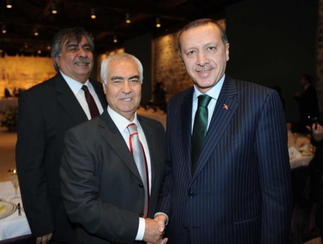 CUMHURBAKANI ERDOAN'DAN TAZYE MESAJI    Cumhurbakan Recep Tayyip Erdoan'n sosyal medya hesabndan yaplan aklamada, "Trk mziinin usta ismi Nuri Sesigzel?e Allah?tan rahmet niyaz ediyor; kymetli sanatmzn ailesine, sevenlerine ve tm sanat camiamza basal dileklerimi iletiyorum. Mekn cennet olsun" ifadelerine yer verildi.