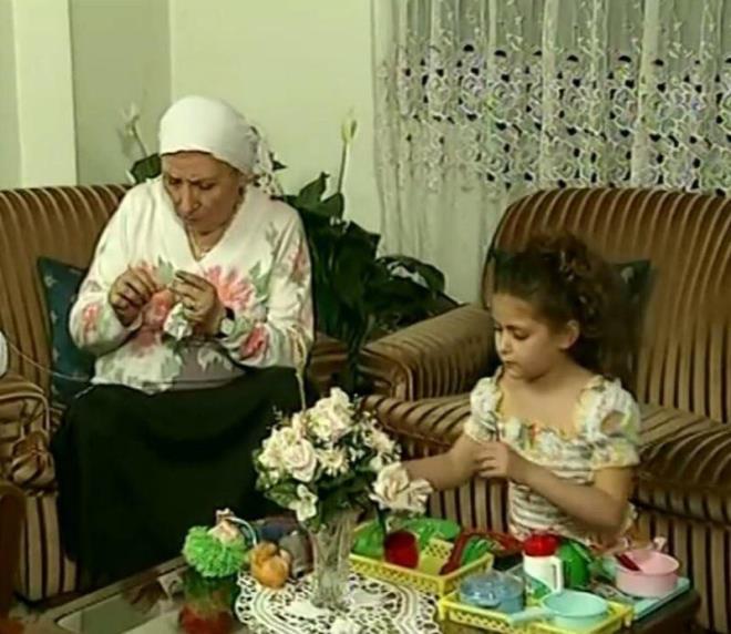 1992 doumlu Dan, Mahallenin Muhtarlar dizisinde rol alarak oyunculua admn atmt.