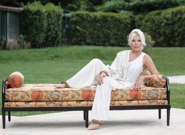 Trk mziinin 'Sperstar' olarak anlan usta sanat Ajda Pekkan, yaklak  yldr Saryer'deki ultra lks villasn satmak iin urayordu.