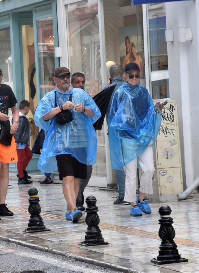 Yamurun etkisini kaybetmesinin ardndan turistler, arda younluk oluturdu, tarihi yerleri ziyaret etmeyi srdrd.