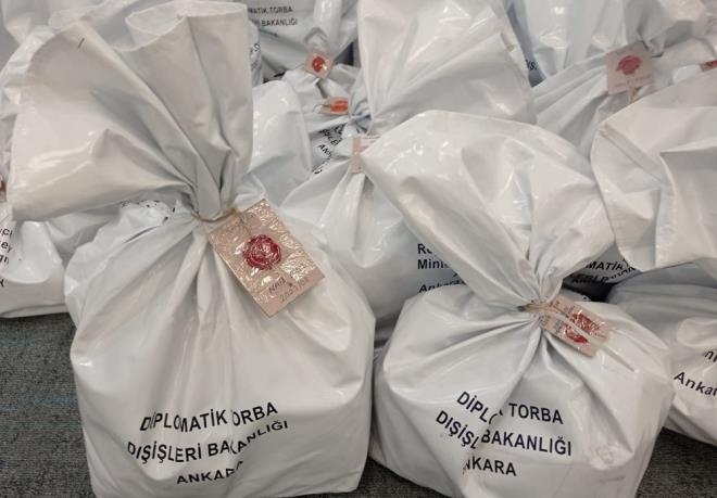 stanbul Havaliman'na muhafaza edilen oylar daha sonra kara yoluyla Ankara'ya gnderilecek.