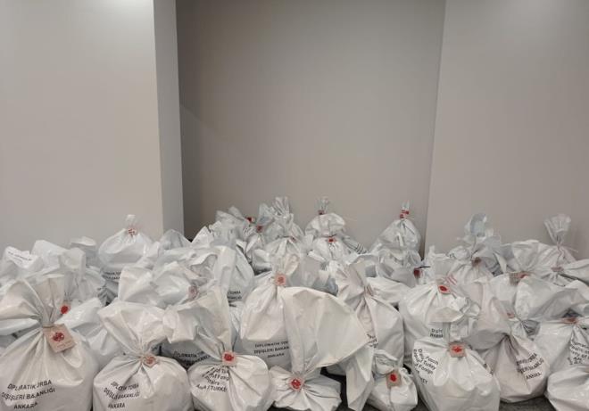 Yurt dndan kullanlan oylarn Trkiye'ye getirilii cumartesi gnne kadar srecek.