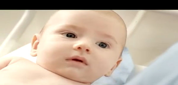 Diziler ve sinema filmlerinden al��k�n oldu�umuz hatalara bir de reklam hatas� eklendi.