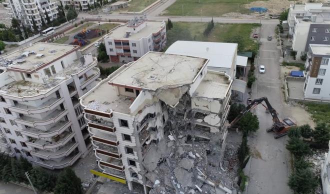 Yklenici firmalarla anlama gerei kent merkezi ile ilelerde 20 bine yakn binann ykmnn 2 ayk srete tamamlanmas hedefleniyor.