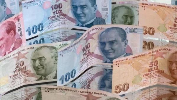 Maaa gre art farkllaacak. Bir ksm seyyanen de yaplabilecek. En dk memur ayl halen aile yardm dahil 11 bin 848 lira. Bu rakama gre en dk maata yzde 85'i aan art oluacak. Ayn art en dk memur emeklisi aylna yanstlrsa 7 bin 901 liradan 14 bin 616 liraya ulalacak.