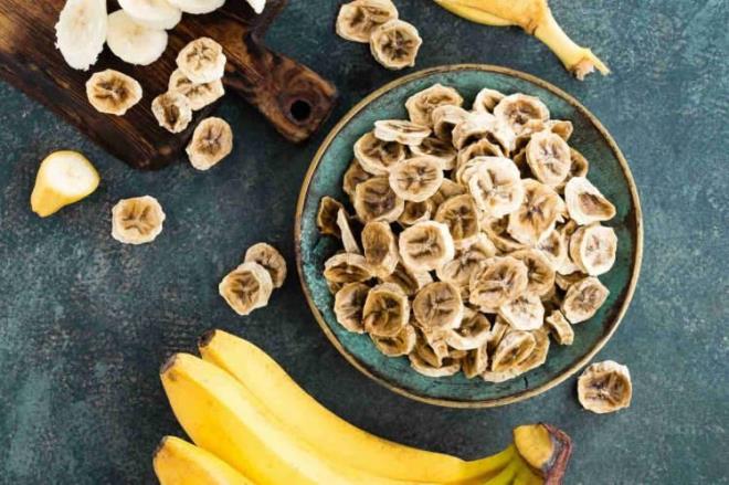 MUZ/ ST<br>    Muz ve st kombinasyonun salksz olduunu sylemek inandrc gelmeyebilir. Ancak bilim insanlarna gre bu iki besin birlikte tketilmemeli. Youn tketildii zaman kalori almn hzlandryor ve kilo almna neden oluyor. Ayrca bu iki gdann beraber tketilmesi toksik maddelerin olumasna neden olabiliyor.