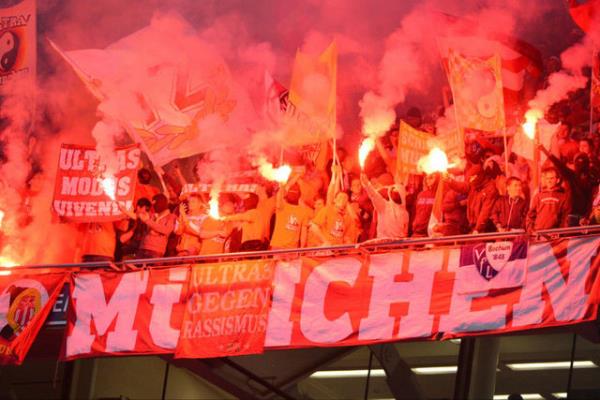 <p><b>4. Bayern Munich </b></p>  Stadyum: Allianz Arena Ortama seyirci say�s�: 71,000 Stadyum kapasitesi: 71,137 Doluluk oran�: 100%