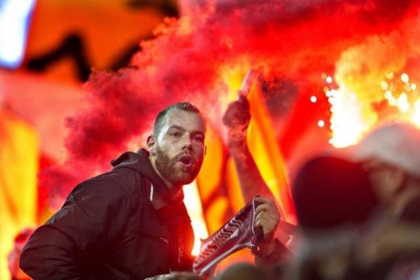 <p><b>11. VfB Stuttgart </b></p>  Stadyum: Mercedes-Benz Arena Ortalama seyirci say�s�: 50,106 Stadyum kapasitesi: 60,449 Doluluk oran�: 83%