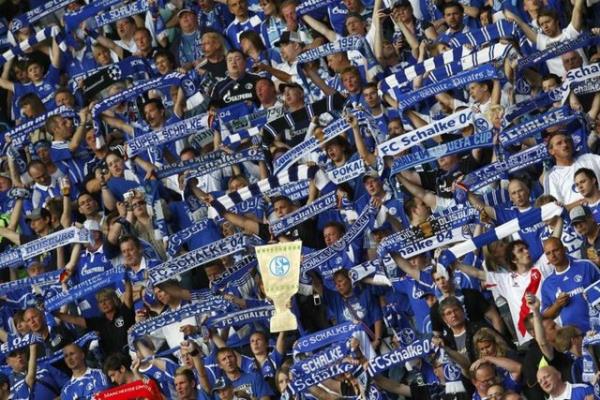 <p><b>6. Schalke 04 </b></p>  Stadyum: Veltins-Arena Ortalama seyirci say�s�: 61,171 Stadyum kapasitesi: 61,673 Doluluk oran�: 99%