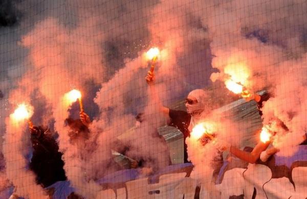 <p><b>8. Hamburg SV </b></p>  Stadyum: Imtech Arena Ortalama seyirci say�s�: 52,931 Stadyum kapasitesi: 53,000 Doluluk oran�: 100%