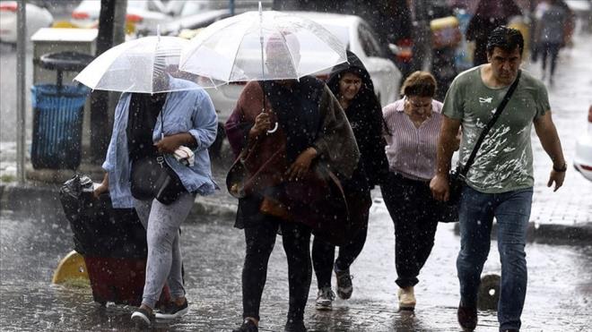 BUGN HAVA NASIL OLACAK?    Meteoroloji Genel Mdrl tarafndan yaplan son deerlendirmelere gre: lkemiz genelinin paral ve ok bulutlu, Trakya, Ege, Akdeniz'in i kesimleri,  Anadolu, Bat Karadeniz, Orta ve Dou Karadeniz?in i kesimleri, Dou Anadolu(rnak ve Hakkari hari), Gneydou Anadolu'nun bats ile Balkesir, Yalova, Sakarya, Kocaeli, Bilecik, Alanya, Hatay ve Diyarbakr evrelerinin yerel olmak zere aralkl saanak ve gk grltl saanak yal geecei tahmin ediliyor. Yalarn Ktahya, Afyonkarahisar, Denizli, Burdur ve Isparta'nn dousu, Eskiehir, Ankara ve ankr ile gece saatlerinde Sakarya, Bilecik, Dzce ve Zonguldak evrelerinde yer yer kuvvetli olmas bekleniyor. Sabah saatlerinde  Ege ile Samsun evrelerinde yer yer youn olmak zere sis ve pus olay bekleniyor.