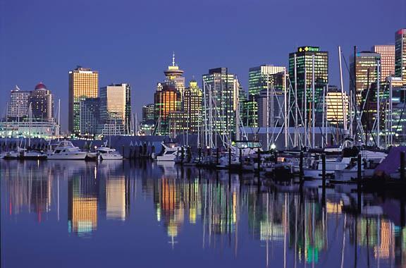 KANADA Ontario Eyaleti&#8217;nde 09.00-22.00 aras sat yaplyor. Pazar gnyse 11.00-18.00 aras sat yaplyor.Kanada&#8217;da alkoll iki satlar (bira dnda) devlet tekelinde. Sat saatleri yasayla deil devletin sahibi olduu dkknlarn ak olduu saatlerle snrl. Daha merkezi yerde bulunan dkknlar 1 ile 2 saat arasnda daha uzun ak kalyor. Kanada ve ABD&#8217;de alkol satyla ilgili kurallar eyaletten eyalete farkllk gsteriyor.