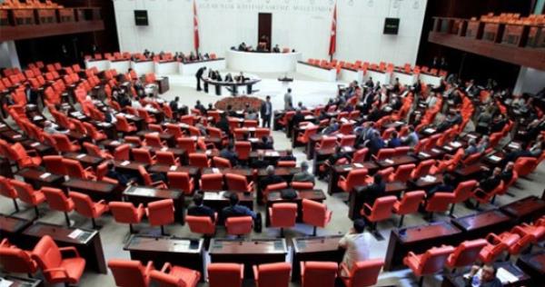 Dnyann birok lkesinde alkol kullanm azaltlmaya allrken zararl alkanlk olarak kabul edilen iki tketimi Bat'nn da mcadele ettii balca konular arasnda yer alyor.