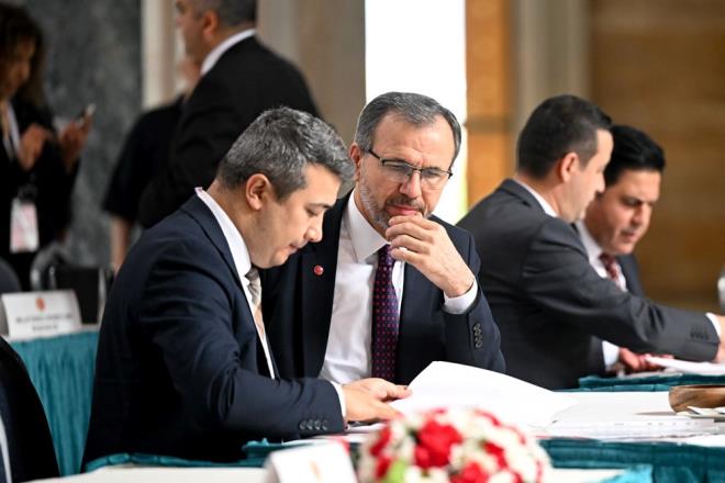 CHP Ankara Milletvekili Mesut Doan (sol 2), kaydn yaptrd.